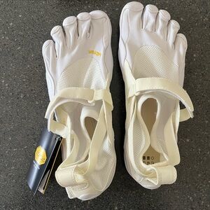 NWT Vibram Fivefingers KSO